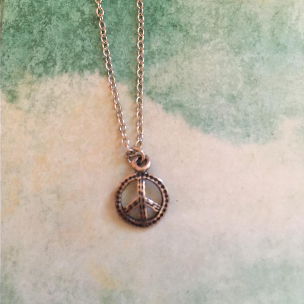 🆕18kt. White Gold Peace Necklace☮☮☮